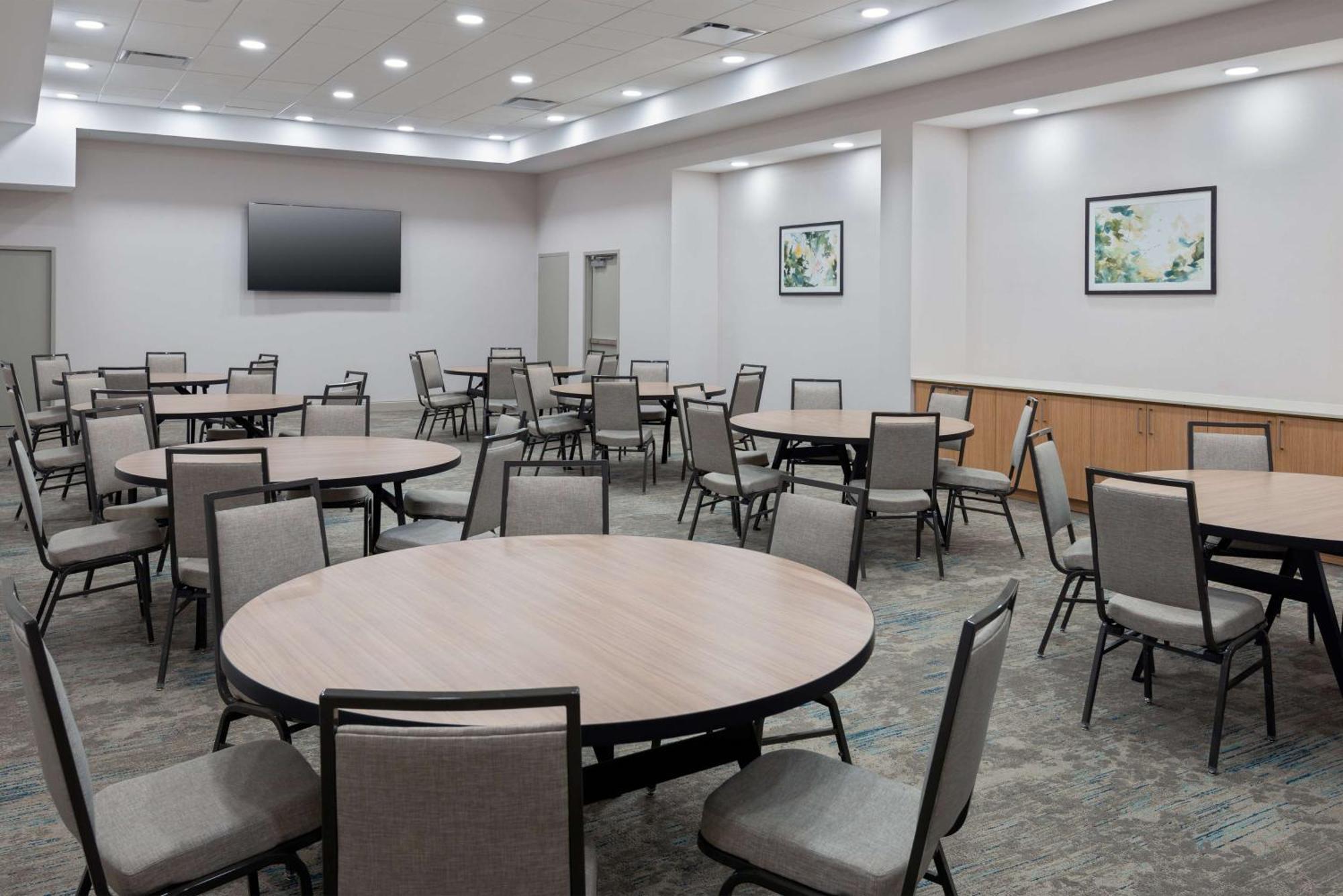 Hilton Garden Uptown